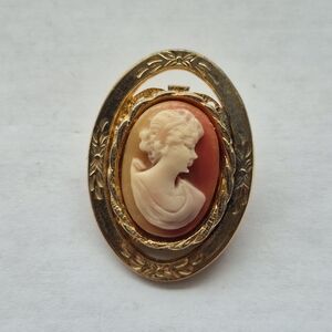 Vintage Cameo Brooch Pendant